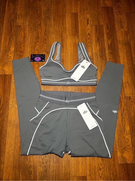 ALO Yoga Other - ALO Yoga Gray Sports Bra and Legging Set with White Piping